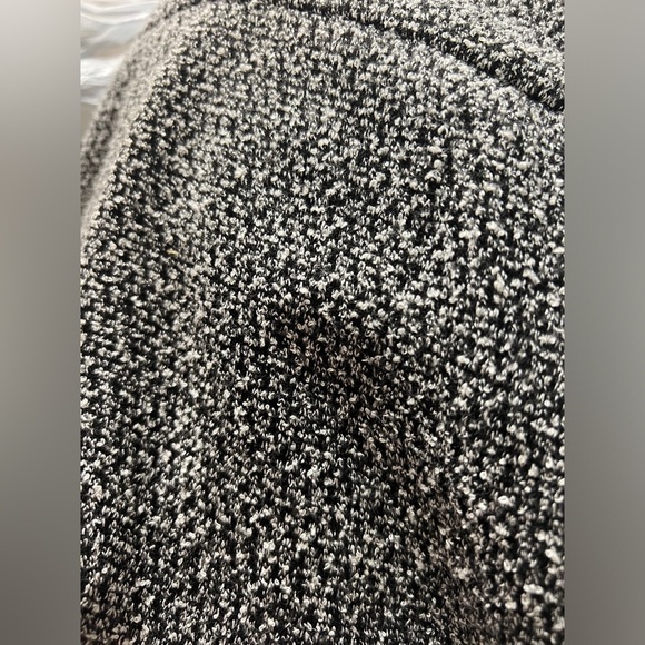 Women's Express Size 0 Pull On Textured Fabric Mini Skirt Black and White - Picture 5 of 5